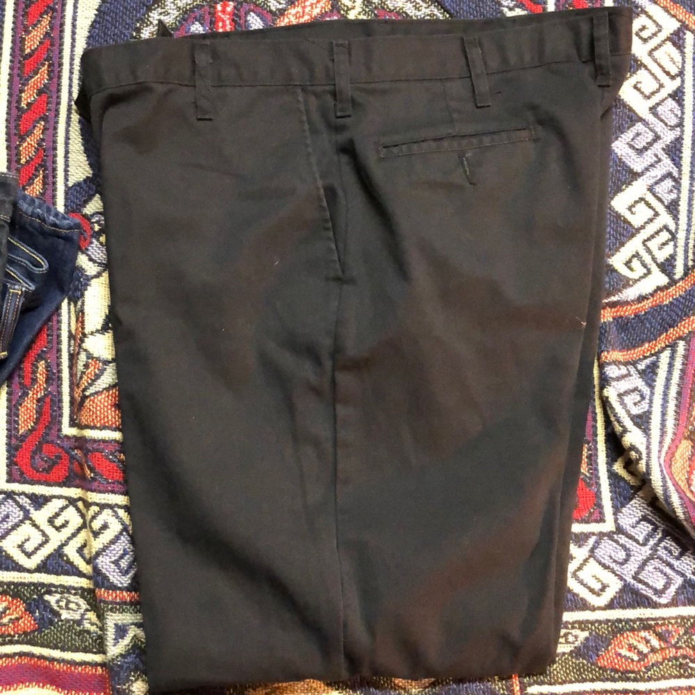 Dickies black men’s slacks 40x32. Excellent cond.